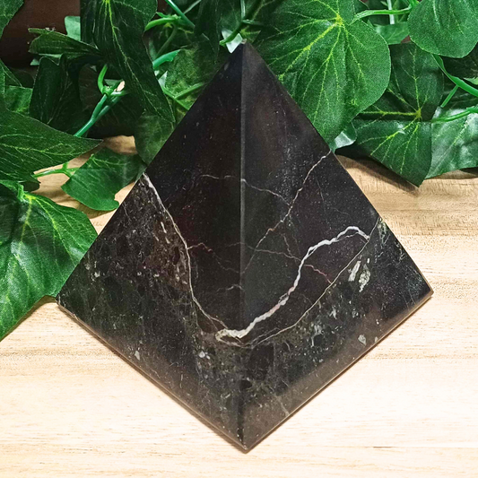 Black Onyx Pyramid 001